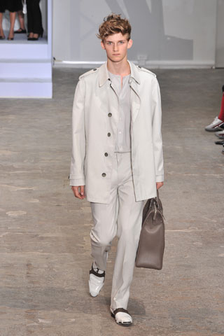 Louis Vuitton / - 2009